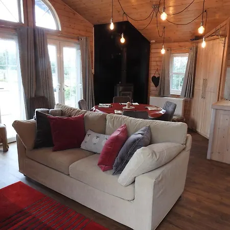 Alpaca Farm- Valley Views- Sleeps 4- Parking- Pets * York