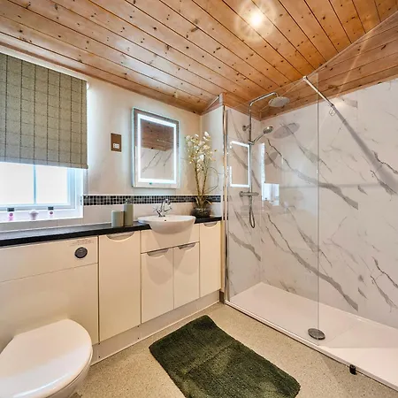 Alpaca Farm- Valley Views- Sleeps 4- Parking- Pets Holiday home